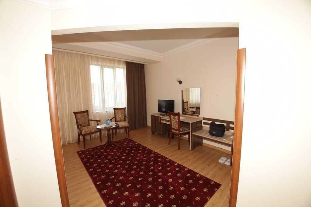 Artsakh Hotel Yerevan Exterior foto