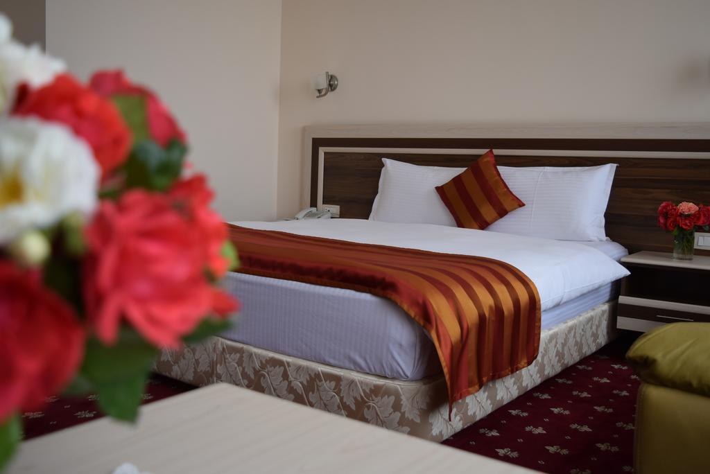 Artsakh Hotel Yerevan Exterior foto