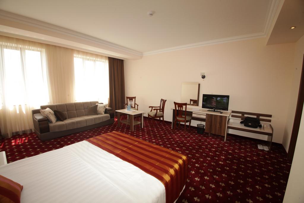 Artsakh Hotel Yerevan Exterior foto