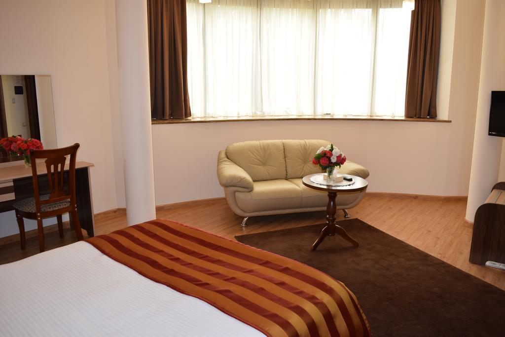 Artsakh Hotel Yerevan Exterior foto