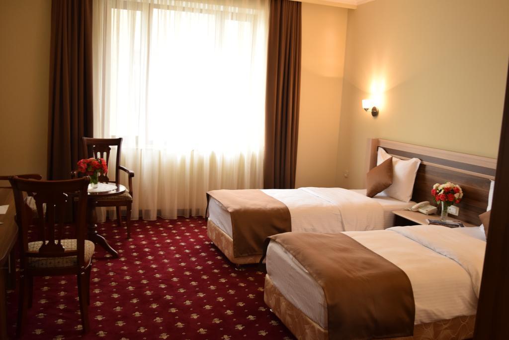 Artsakh Hotel Yerevan Exterior foto