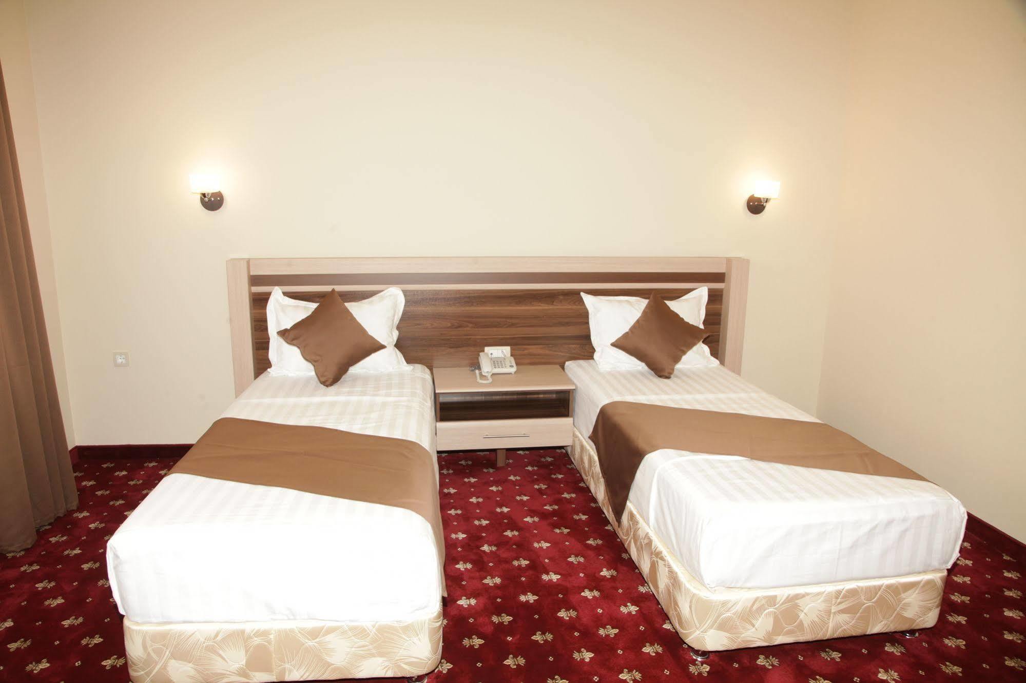 Artsakh Hotel Yerevan Exterior foto