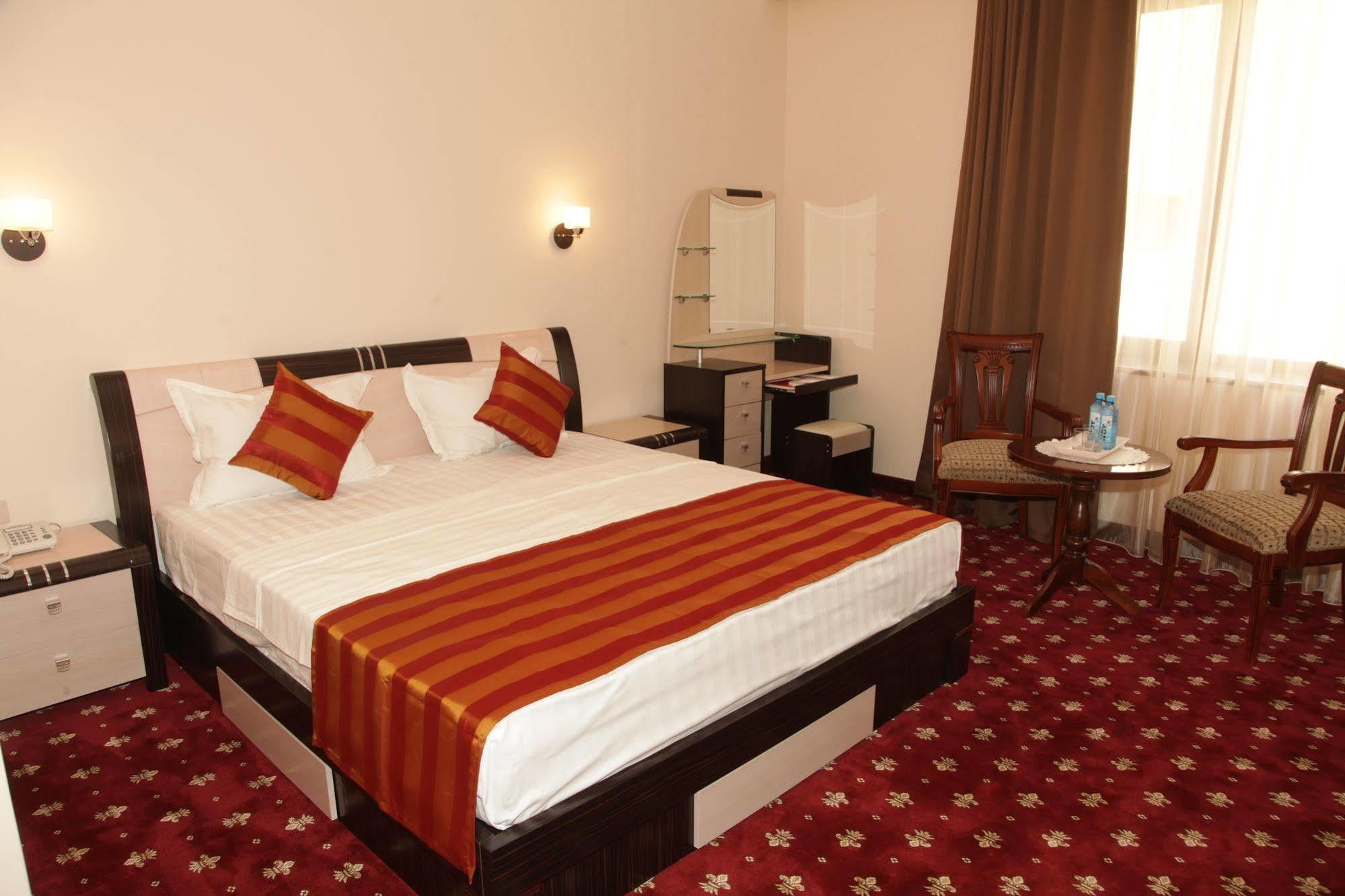Artsakh Hotel Yerevan Exterior foto